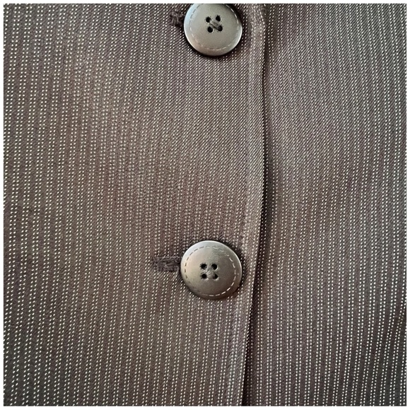 Larry Levine Women’s Peplum Blazer Size 8 - Picture 8 of 15